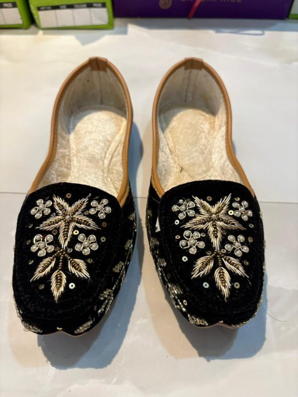 Authentic Zari Black Jutti