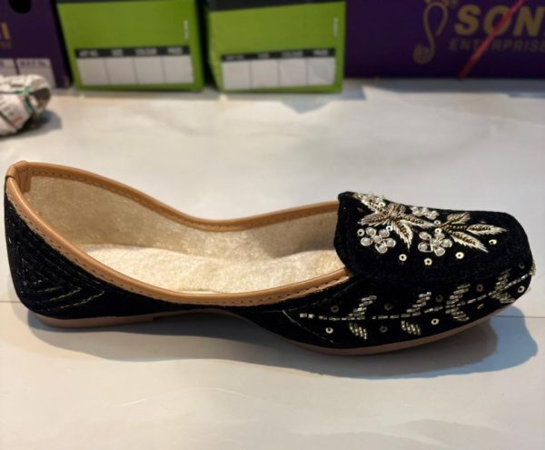 Authentic Zari Black Jutti